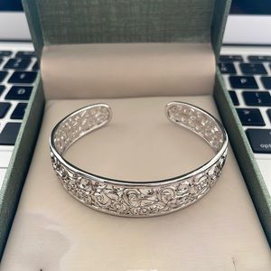 Mappins Fine jewelers Silver Bangle